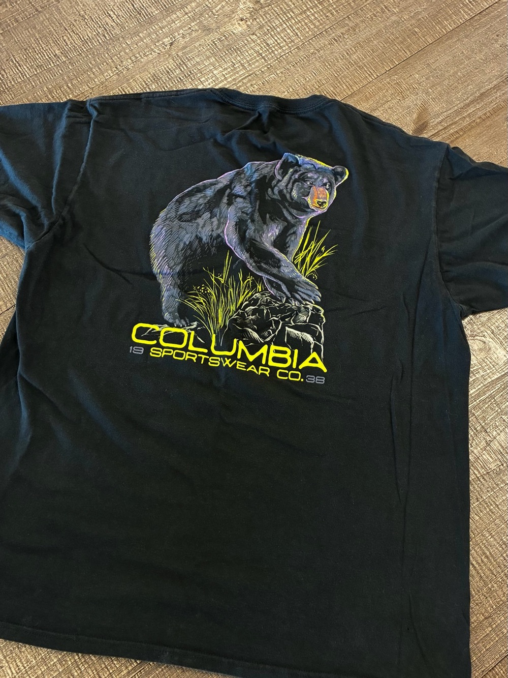 Columbia Men's Black Graphic Bear T-Shirt crewneck size XL